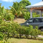 Maison Charmante A Sainte-Anne Avec Jardin Cloture