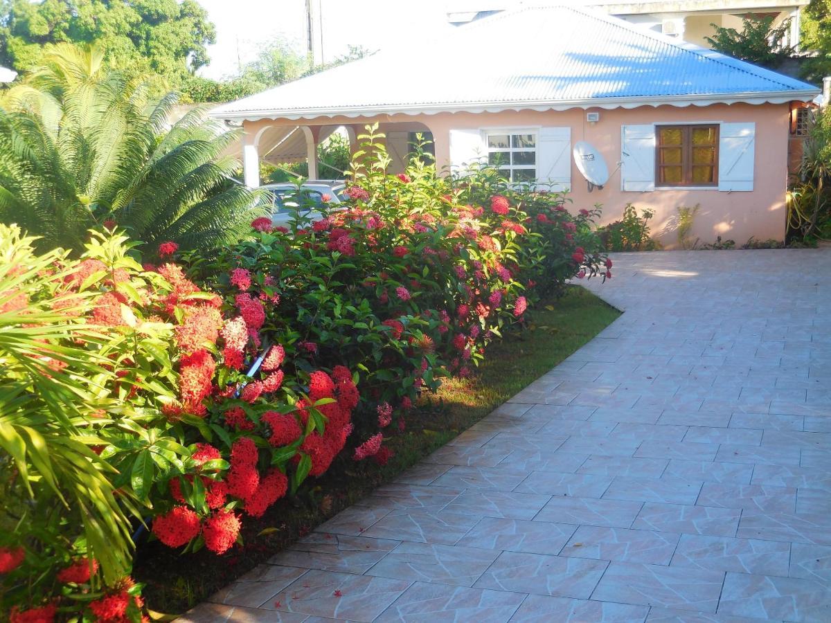 Vakantiehuis Maison Charmante A Sainte-anne Avec Jardin Cloture Sainte-Anne (Grande-Terre)
